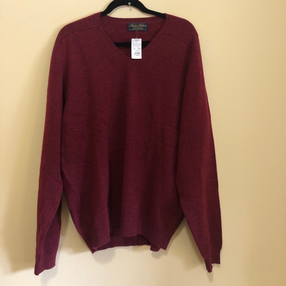 Brooks Brother V-neck red Lambswool men’s sweater size XL